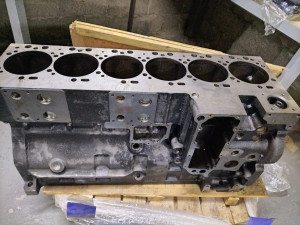 Блок цилиндров V 8.9. L Евро2 4946152,5260557 УЦЕНКА