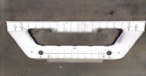 Средняя часть переднего бампера FAW J7 2803011-2000/H